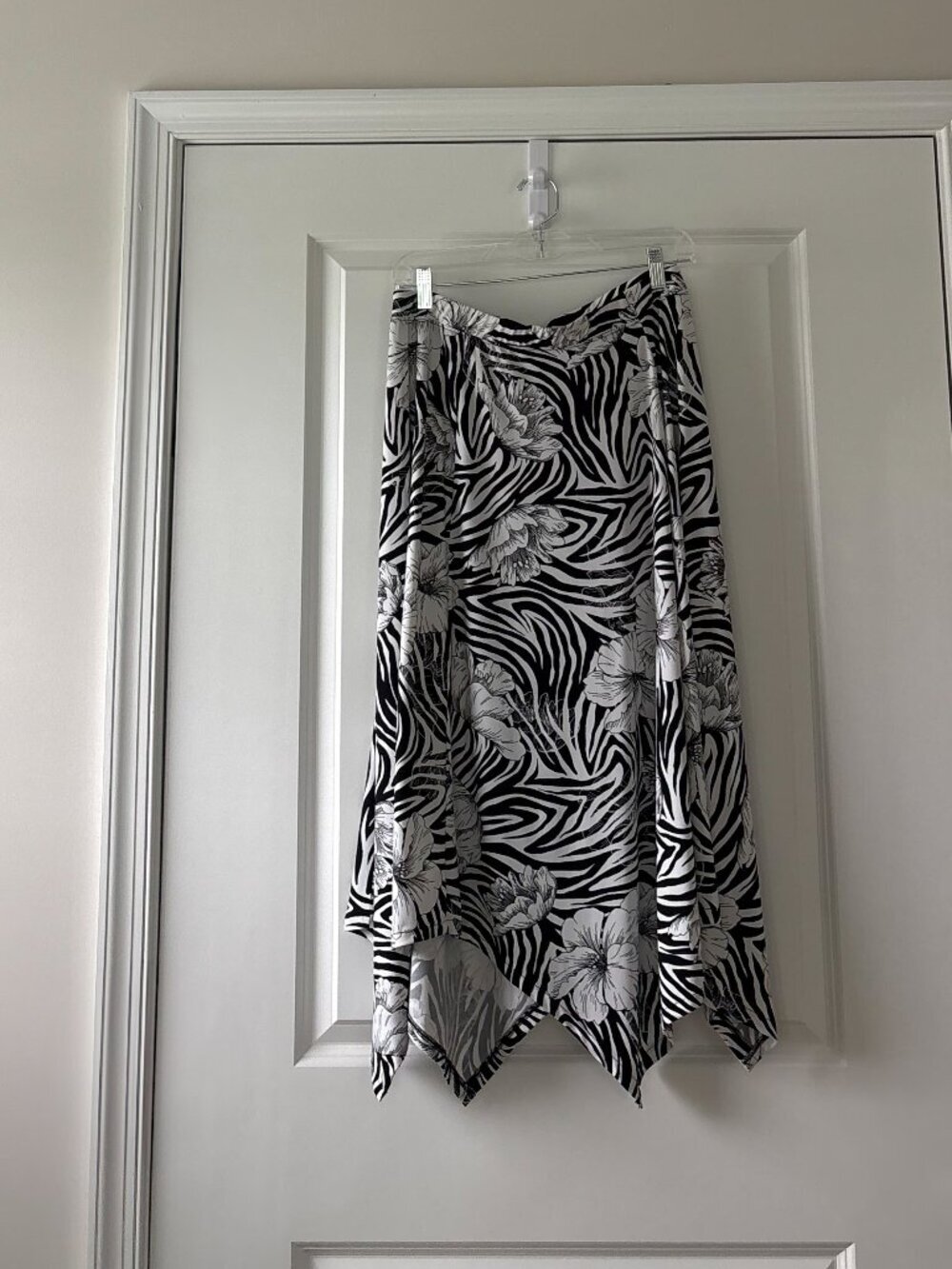 Chico's Zebra and Floral Print Handkerchief Hem Skirt Size 1 (8)